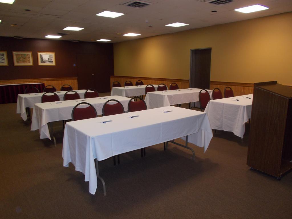 Americas Best Value Inn - Campus View Eau Claire Extérieur photo