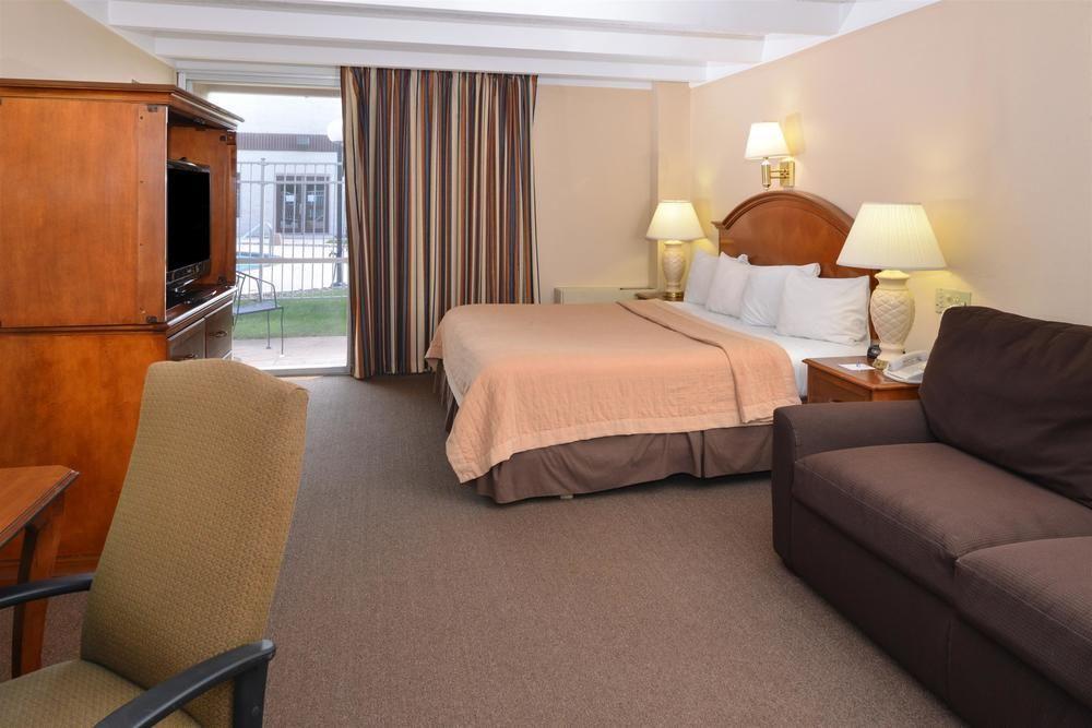 Americas Best Value Inn - Campus View Eau Claire Extérieur photo