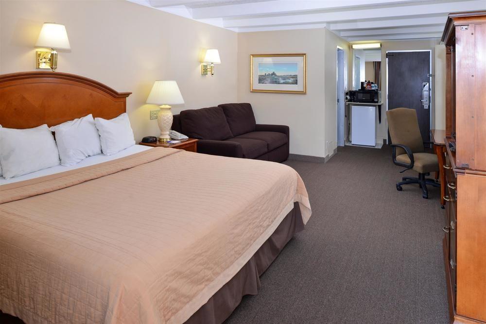 Americas Best Value Inn - Campus View Eau Claire Extérieur photo