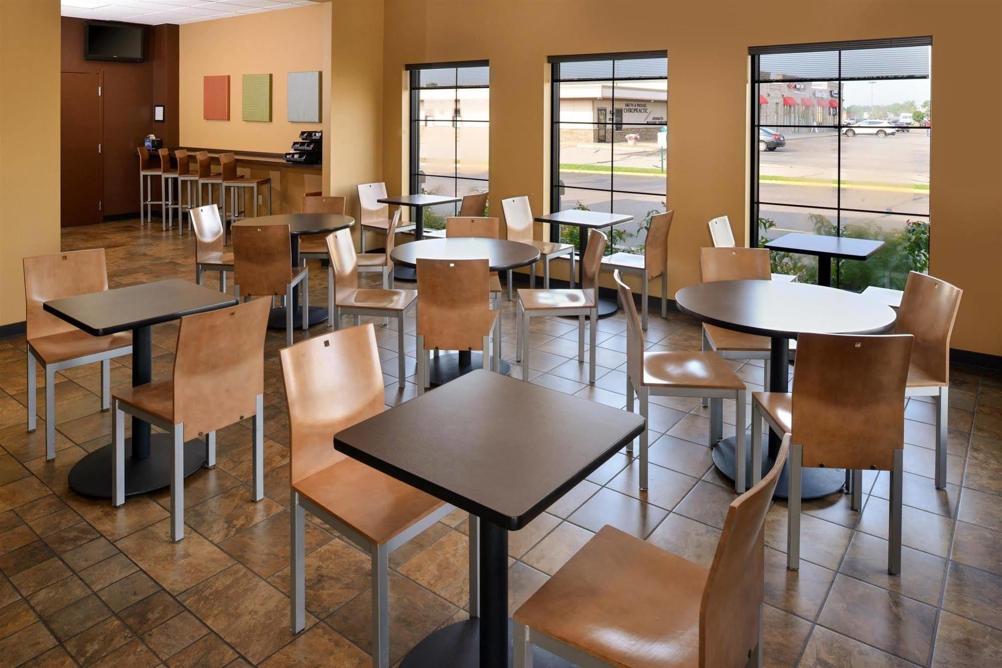 Americas Best Value Inn - Campus View Eau Claire Extérieur photo