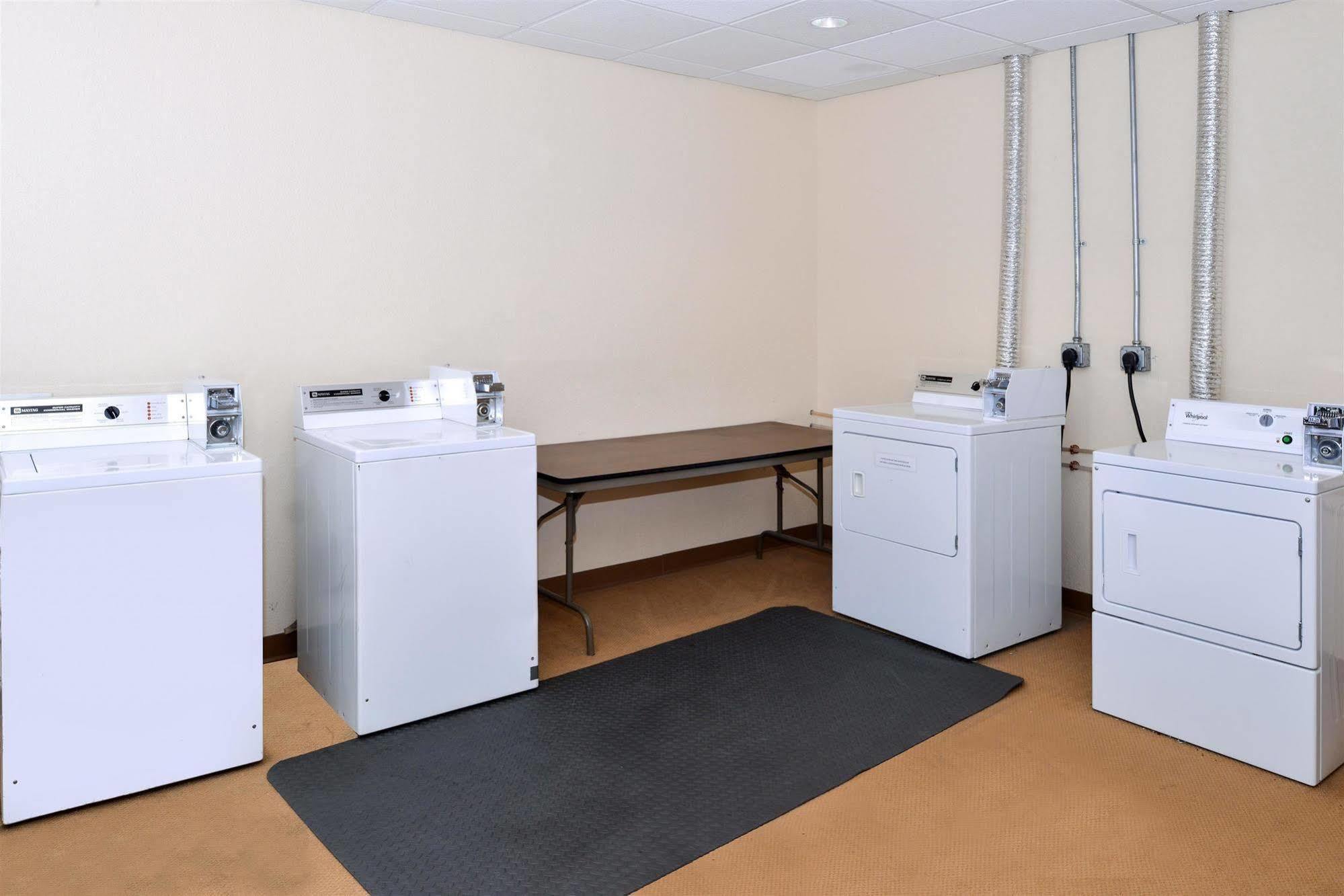 Americas Best Value Inn - Campus View Eau Claire Extérieur photo