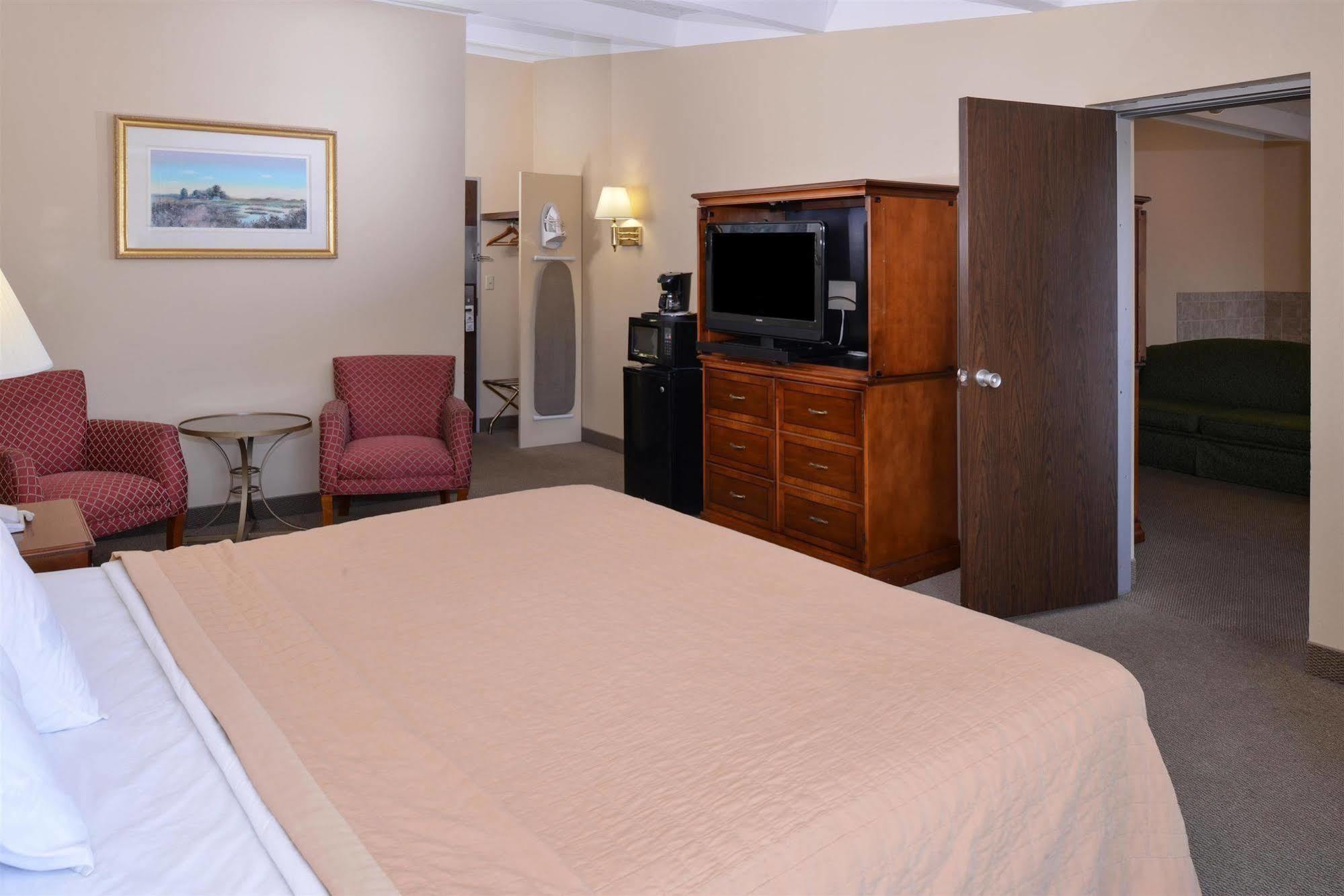 Americas Best Value Inn - Campus View Eau Claire Extérieur photo