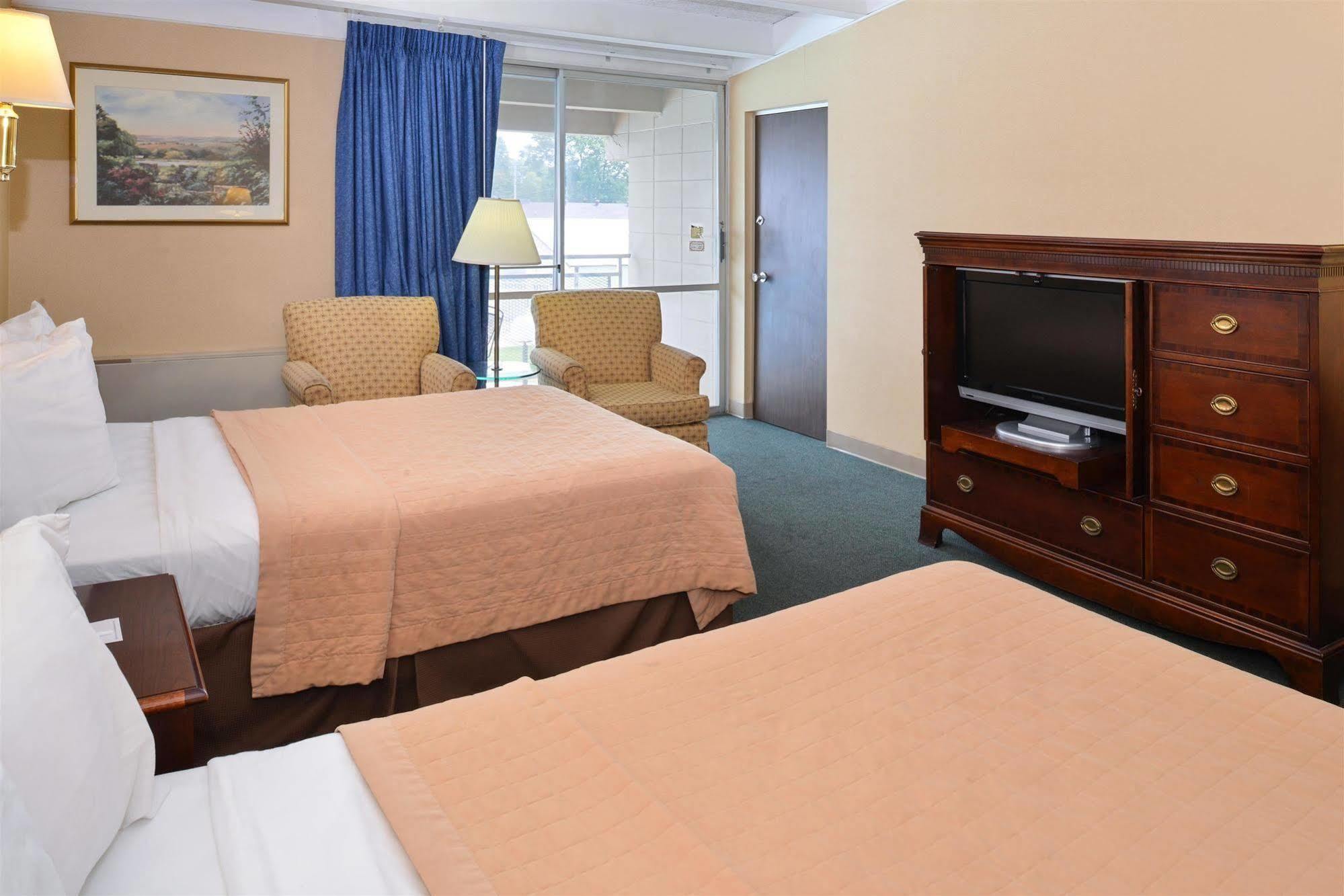 Americas Best Value Inn - Campus View Eau Claire Extérieur photo
