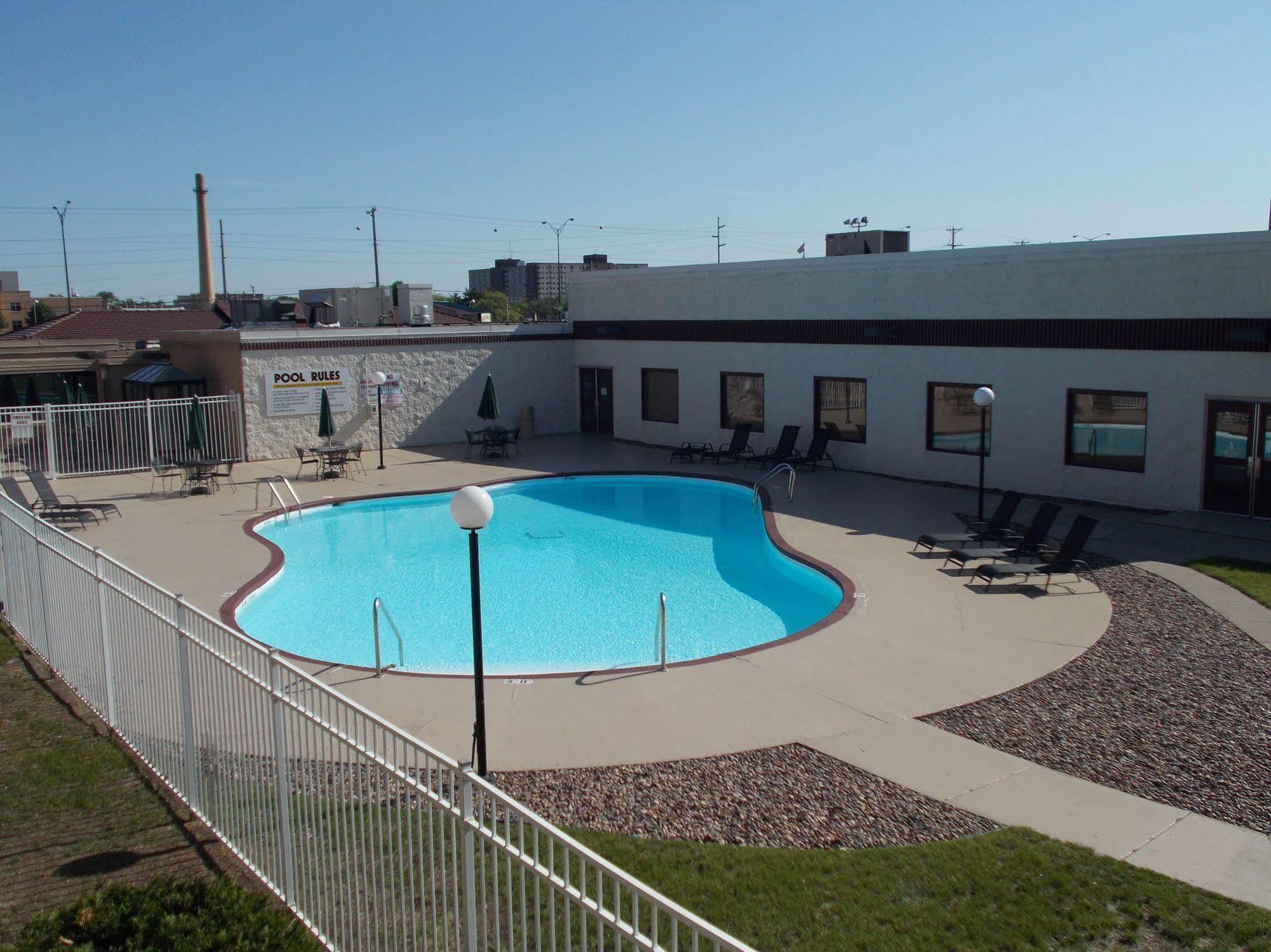 Americas Best Value Inn - Campus View Eau Claire Extérieur photo